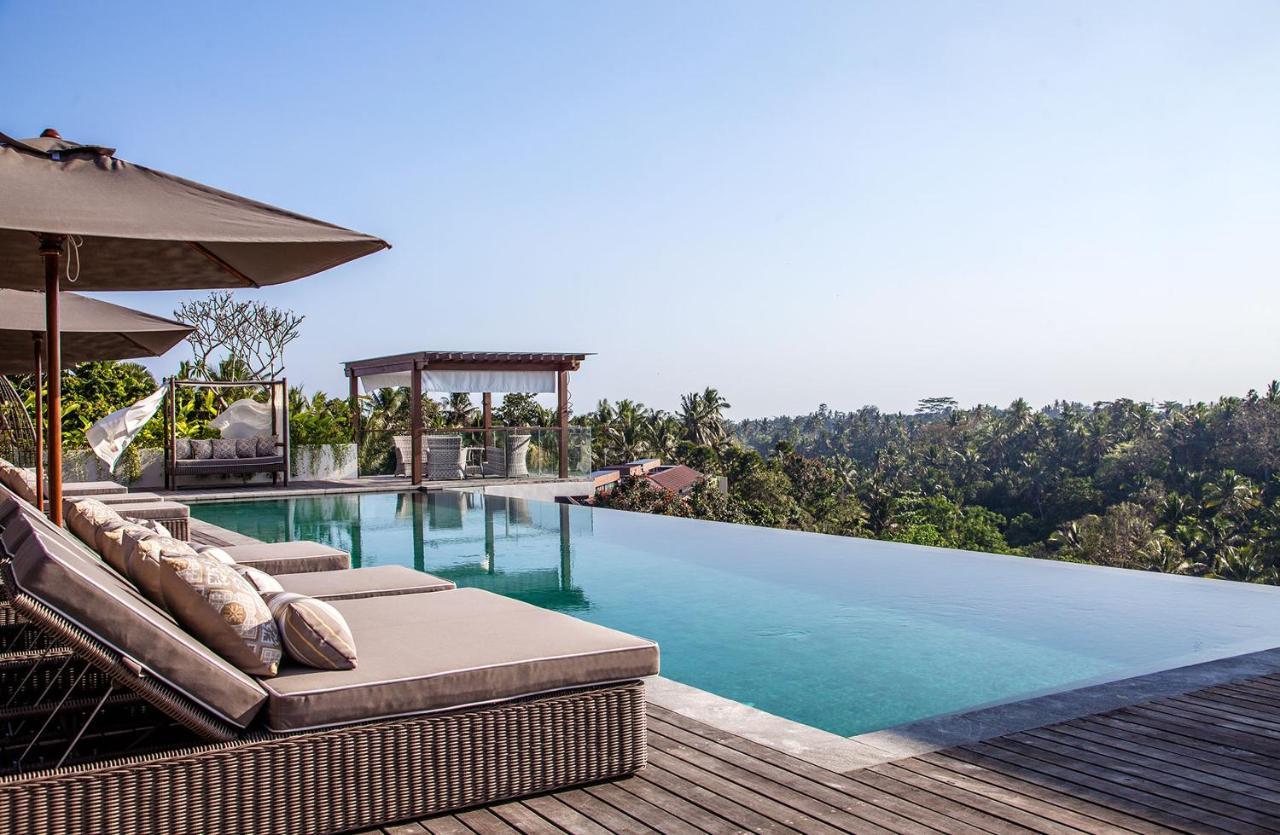 Goya Boutique Resort Убуд Екстериор снимка An infinity pool at Alila Ubud, Bali, Indonesia