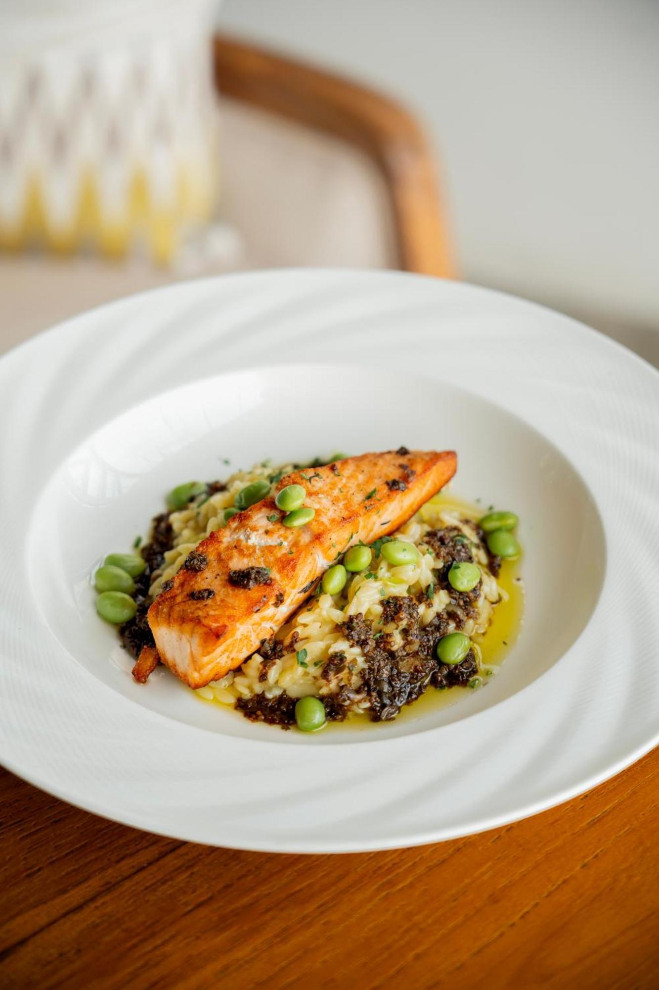 Goya Boutique Resort Убуд Екстериор снимка Salmon with quinoa