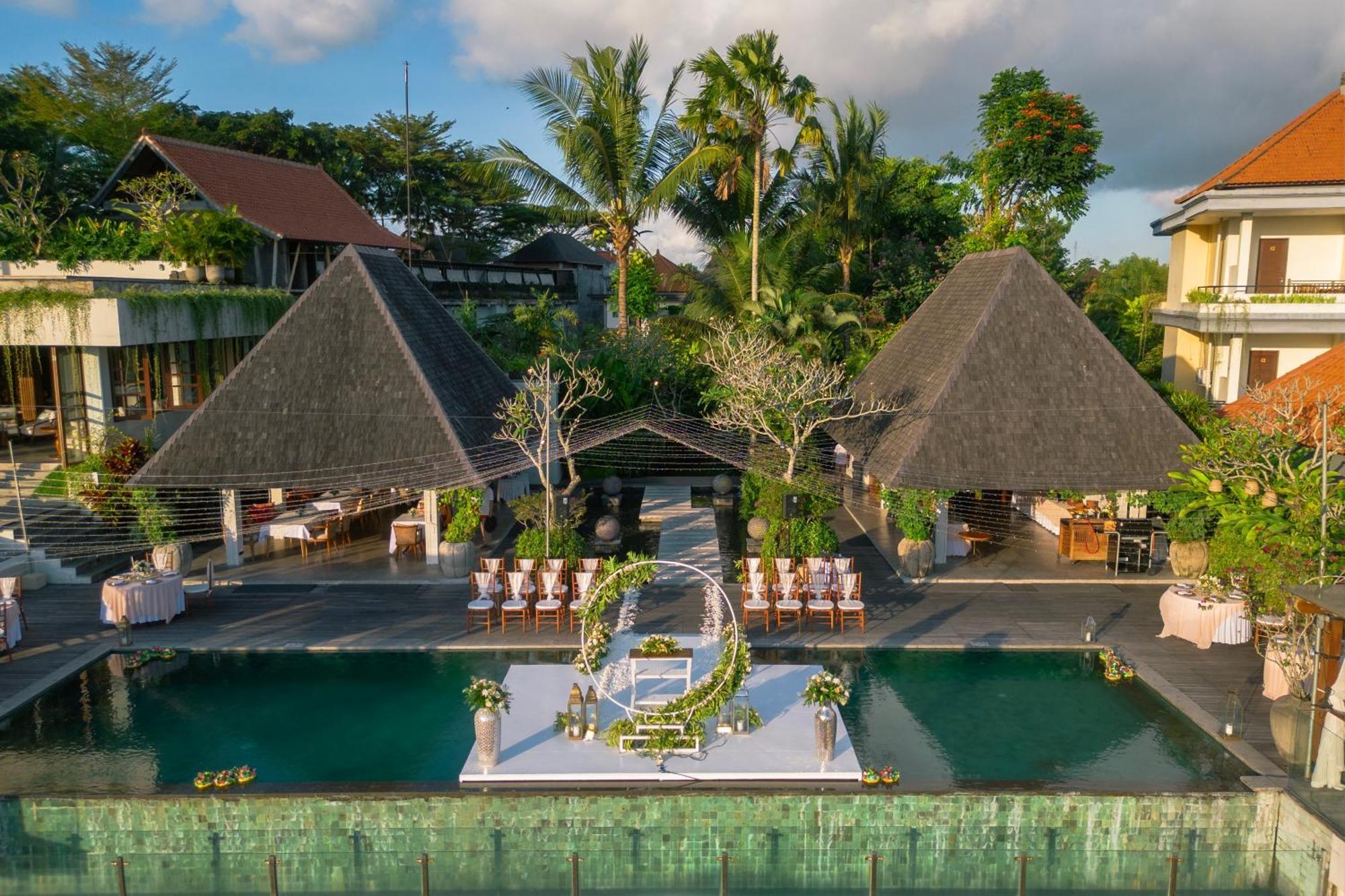 Goya Boutique Resort Убуд Екстериор снимка The resort's main pool