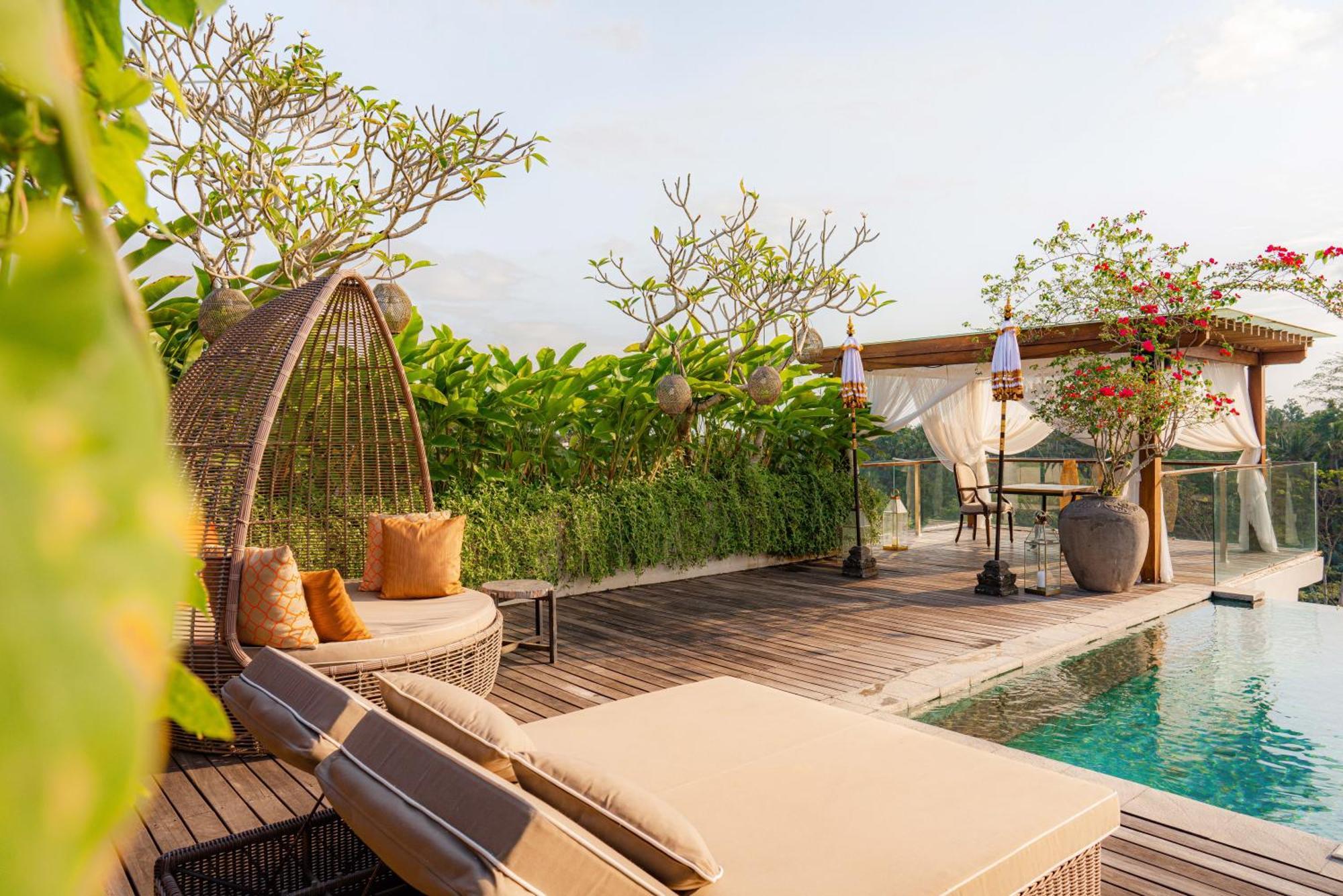 Goya Boutique Resort Убуд Екстериор снимка The rooftop pool at the hotel
