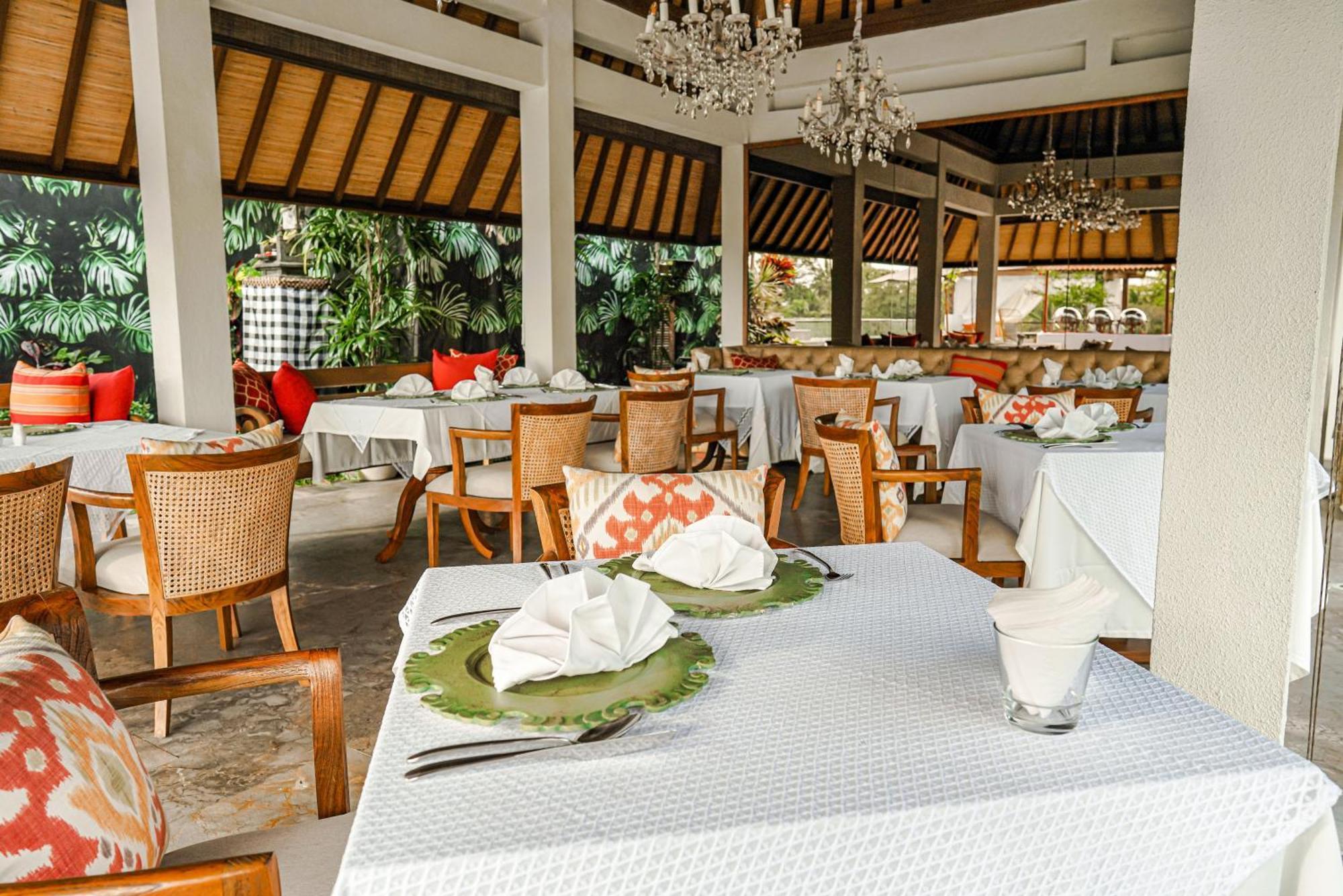 Goya Boutique Resort Убуд Екстериор снимка The restaurant at the hotel